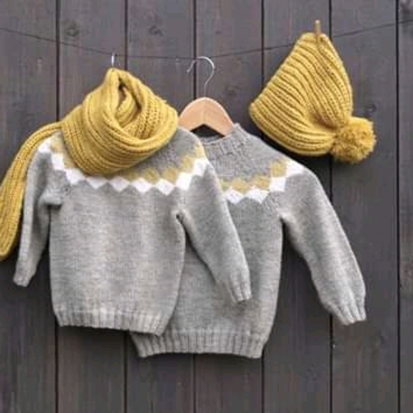 Knitted sweater - Picture 1 of 1